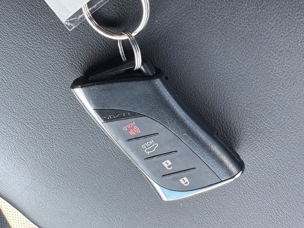 Used 2024 Lexus ES 350 w/ Premium Package FWD image 38