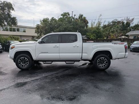 Used 2021 Toyota Tacoma TRD Sport w/ TRD Premium Sport Package AWD/4WD image 7