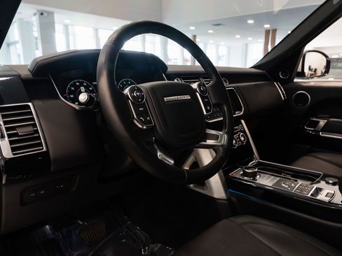 Used 2017 Land Rover Range Rover HSE AWD/4WD image 19