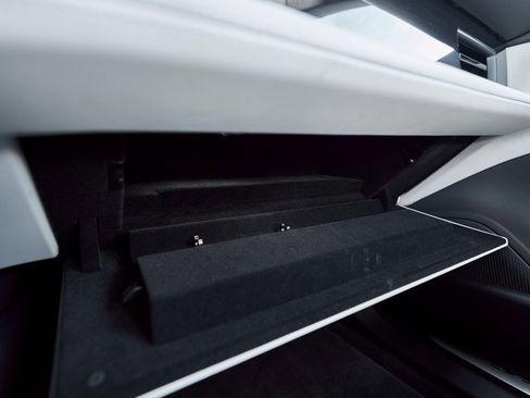 Used 2023 Porsche Taycan 4S w/ Premium Package image 72