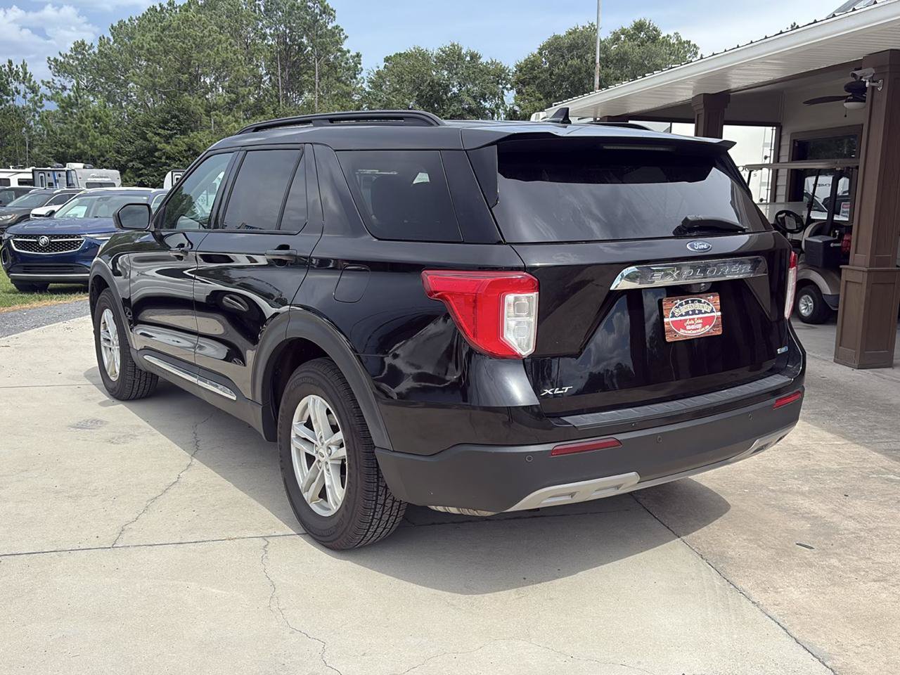 Used 2020 Ford Explorer XLT w/ Equipment Group 202A AWD/4WD image 7