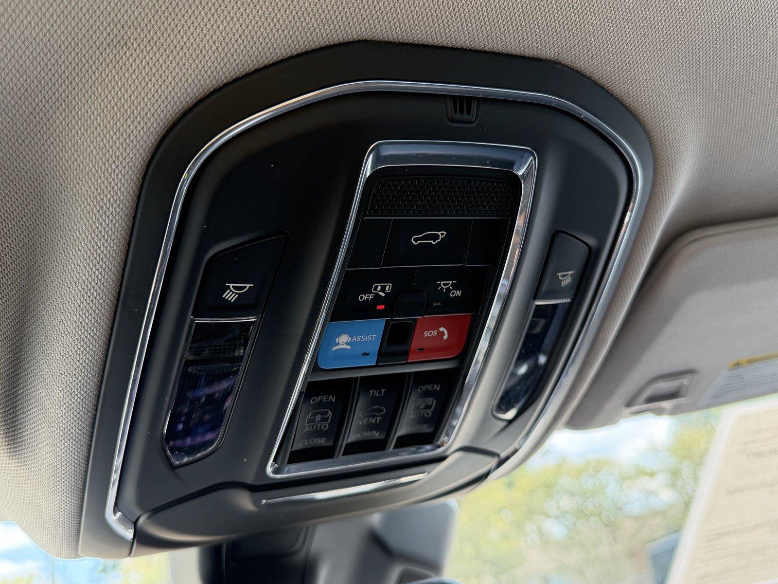 Used 2023 Jeep Grand Cherokee Limited RWD image 27
