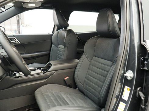 New 2026 Mitsubishi Outlander LE FWD image 7