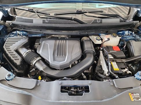 Used 2025 Chevrolet Traverse LT FWD image 40