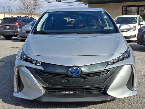 Used 2021 Toyota Prius Prime XLE image 2