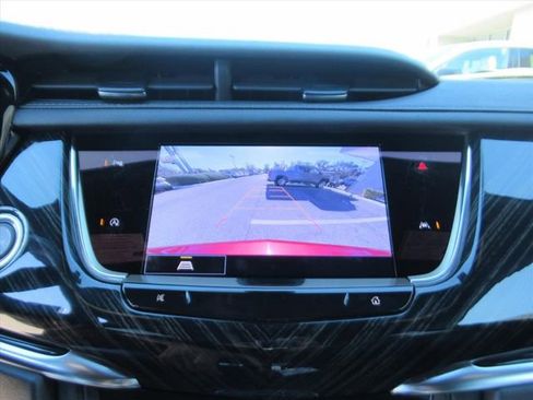 Used 2025 Cadillac XT6 Premium Luxury image 23