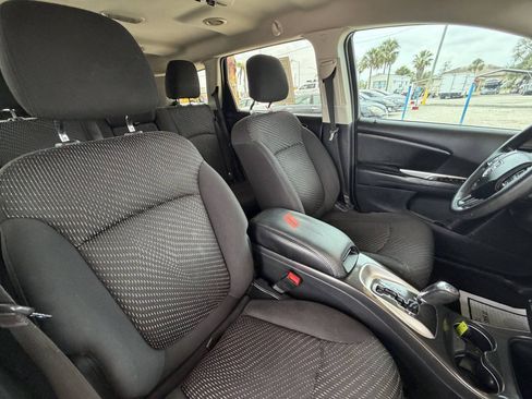 Used 2015 Dodge Journey SE w/ Quick Order Package 22F SE FWD image 4