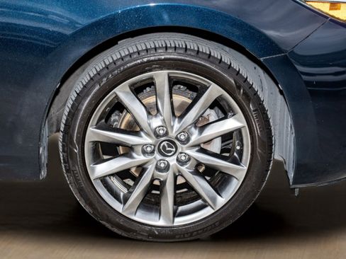 Used 2018 MAZDA MAZDA3 Grand Touring image 39