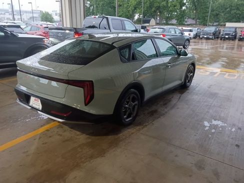 Used 2025 Kia K4 LXS FWD image 7