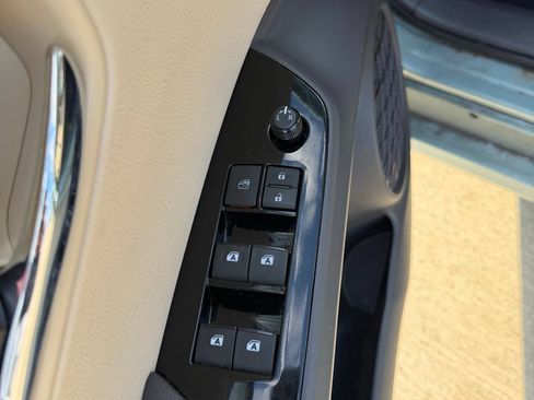 Used 2016 Toyota Prius Two FWD image 6