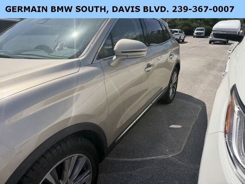 Used 2017 Lincoln MKX Reserve w/ Driver Assistance Package image 4