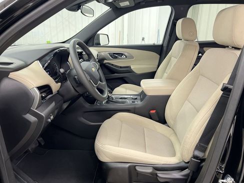 Used 2023 Chevrolet Traverse LS FWD image 18