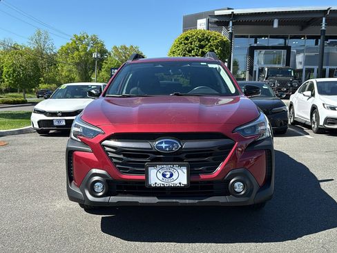 Used 2023 Subaru Outback Premium AWD/4WD image 2