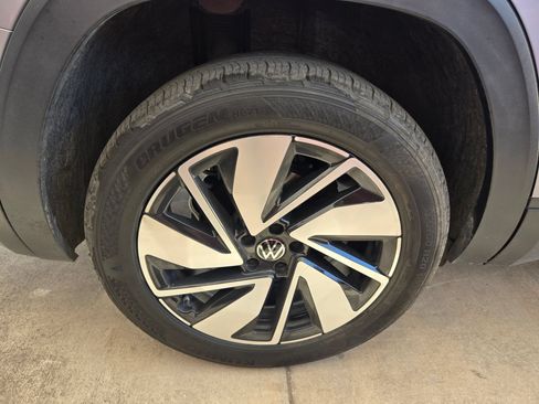 Used 2024 Volkswagen Atlas SE FWD image 10