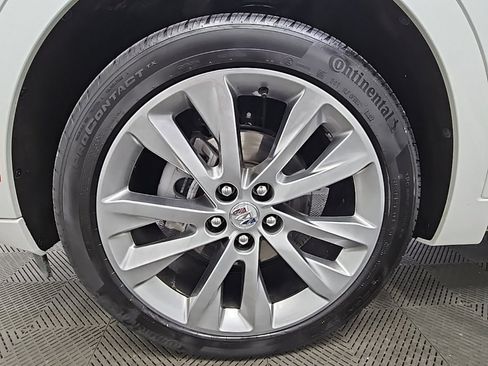 Used 2023 Buick Envision Avenir image 48