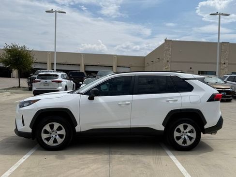Used 2021 Toyota RAV4 LE FWD image 8