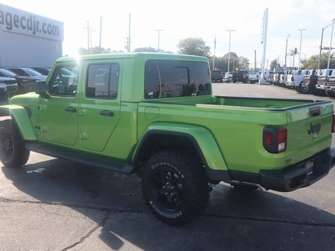 New 2025 Jeep Gladiator Sport image 19