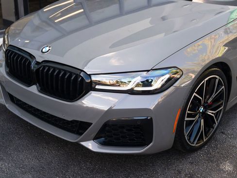 Used 2021 BMW 530i w/ M Sport Package RWD image 4