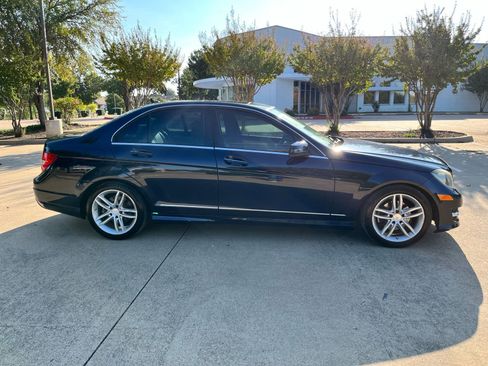Used 2013 Mercedes-Benz C 250 Sedan image 4