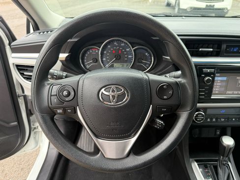 Used 2014 Toyota Corolla S Premium image 19