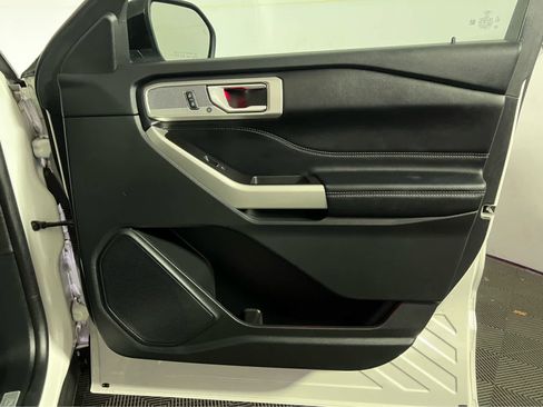 Used 2021 Ford Explorer Limited w/ Equipment Group 301A image 33