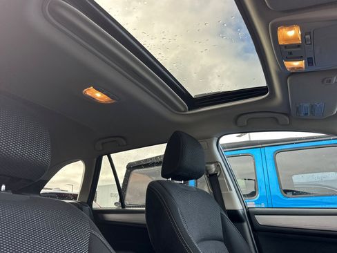 Used 2018 Subaru Outback 2.5i Premium image 17