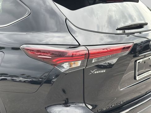 Used 2026 Toyota Highlander Limited AWD/4WD image 7