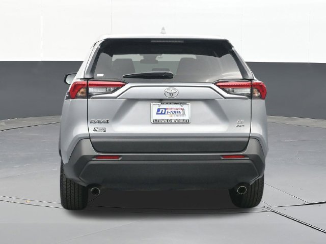 Used 2025 Toyota RAV4 LE AWD/4WD image 10