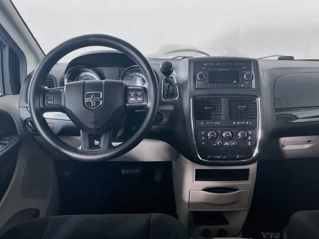 Used 2016 Dodge Grand Caravan SE w/ Quick Order Package 29E SE FWD image 19