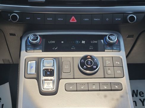 Certified 2025 Hyundai Palisade Calligraphy AWD/4WD image 18