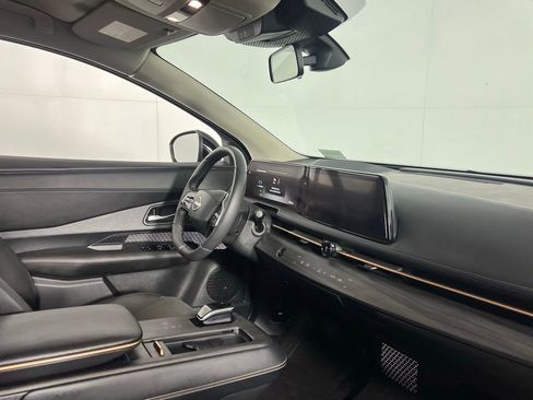 Used 2024 Nissan Ariya AWD image 28