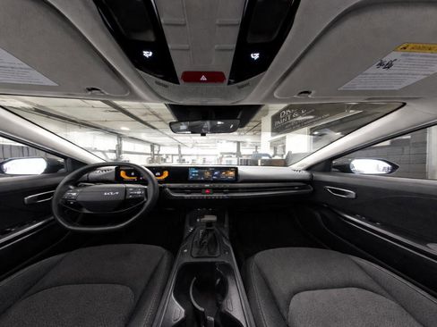 Used 2025 Kia K4 FWD image 16