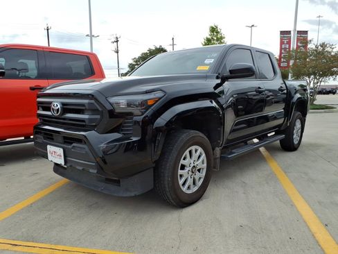 Certified 2024 Toyota Tacoma SR image 1