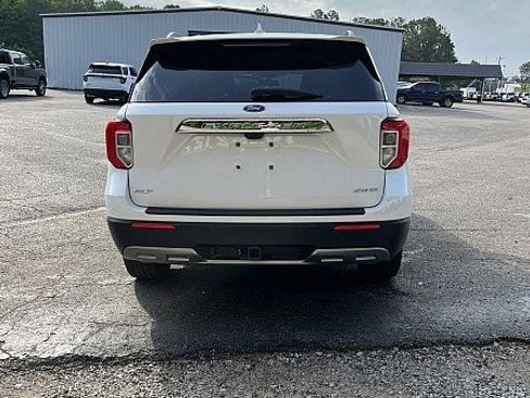 Used 2023 Ford Explorer XLT w/ Equipment Group 202A AWD/4WD image 6