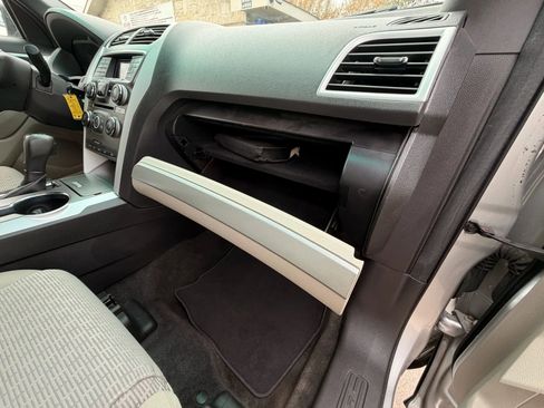 Used 2015 Ford Explorer XLT image 35