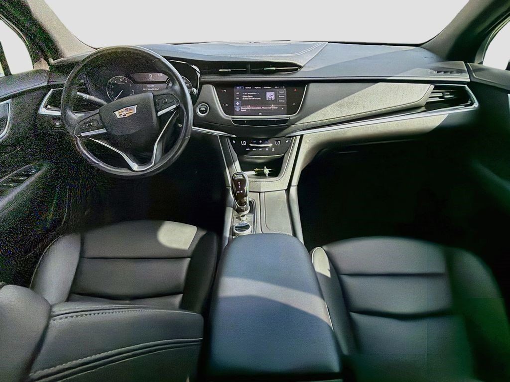 Certified 2024 Cadillac XT6 Luxury FWD image 20