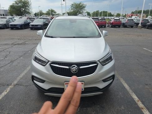 Used 2017 Buick Encore Essence FWD image 3