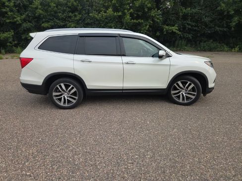 Used 2017 Honda Pilot Elite image 18