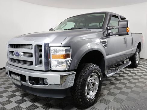 Used 2010 Ford F250 Lariat image 5