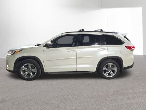 Used 2017 Toyota Highlander Limited image 2