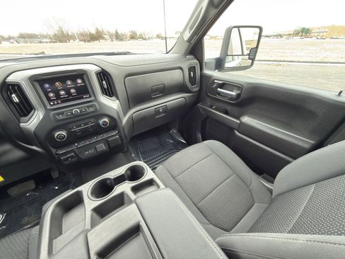 Used 2022 Chevrolet Silverado 2500 Custom w/ Custom Convenience Package image 35