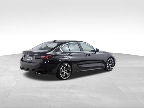 Used 2025 BMW 330i xDrive Sedan w/ Premium Package image 5