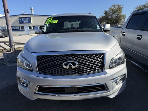 Used 2015 INFINITI QX80 LIMITED w/ 22" Wheel Package image 2