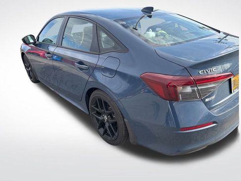 Used 2025 Honda Civic Sport image 9