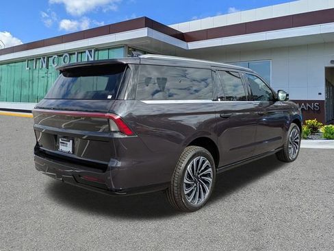 New 2025 Lincoln Navigator L Black Label AWD/4WD image 4