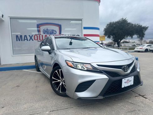 Used 2018 Toyota Camry SE FWD image 7