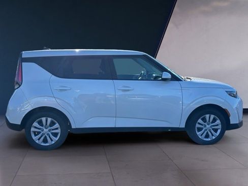 Certified 2023 Kia Soul LX image 6