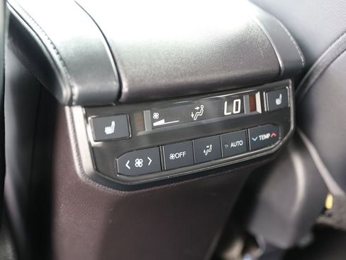 Used 2023 Toyota Highlander Platinum AWD/4WD image 23