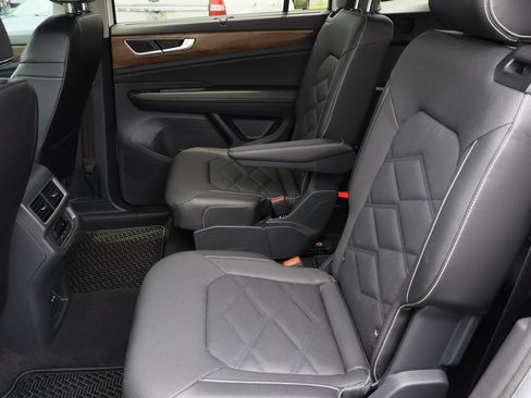 Used 2024 Volkswagen Atlas SE FWD image 22