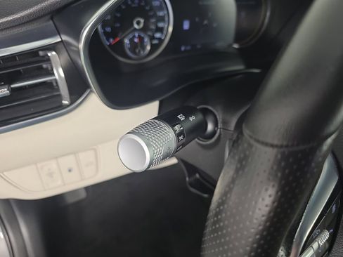 Used 2025 Genesis G70 2.5T RWD image 20